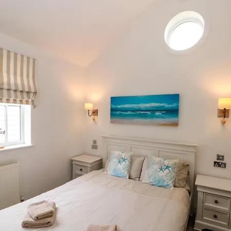 Sea Breeze Holiday home *