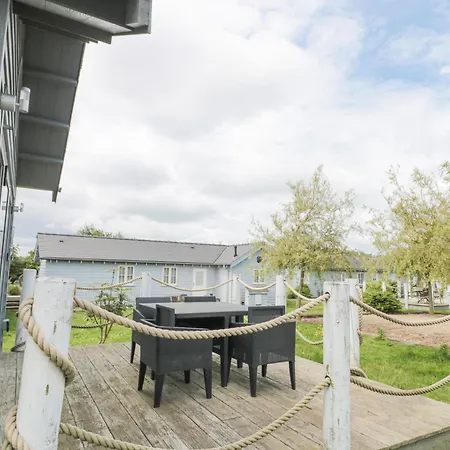 Holiday home Sea Breeze *