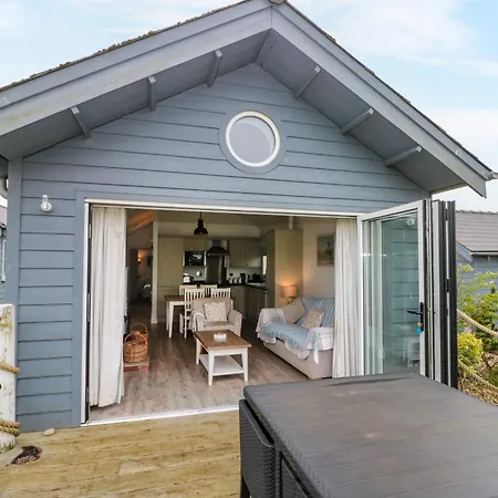 Sea Breeze Holiday home